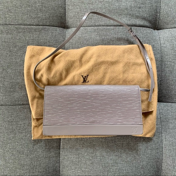 Louis Vuitton Epi Mauve Small Shoulder Bag - Picture 1 of 7